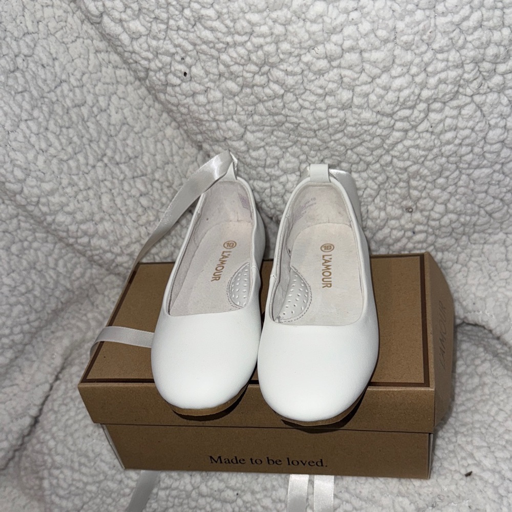 L'Amour White Kids Dress Shoes